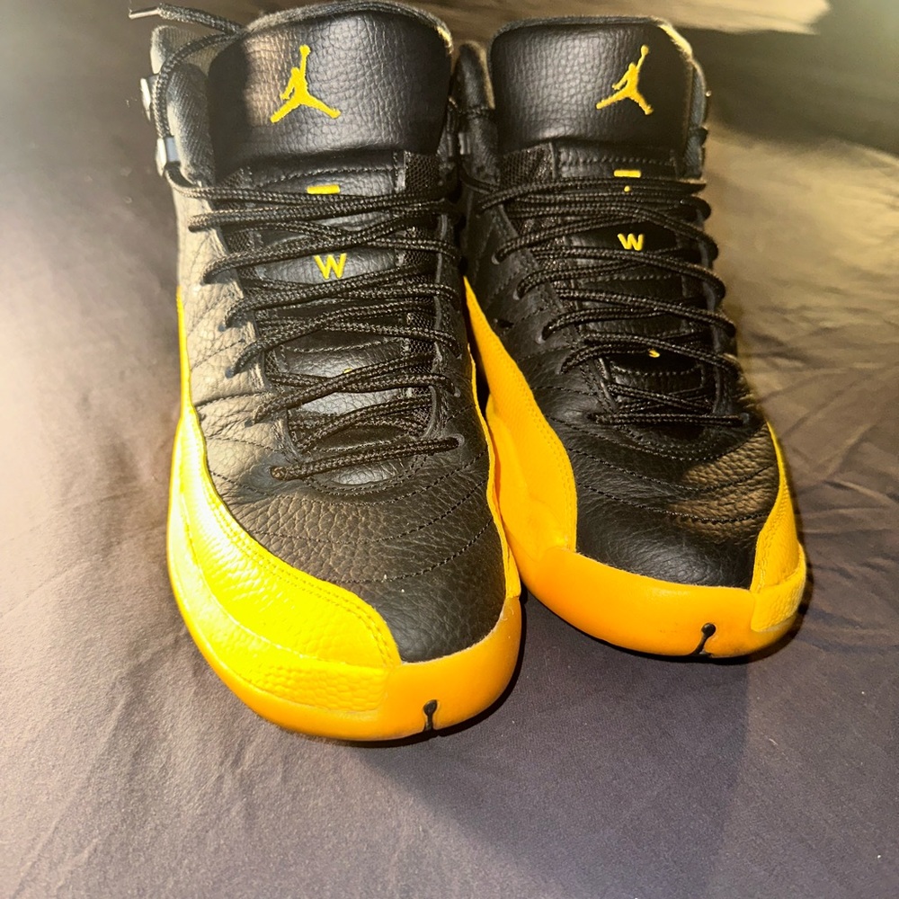 Air Jordan 12 University Gold